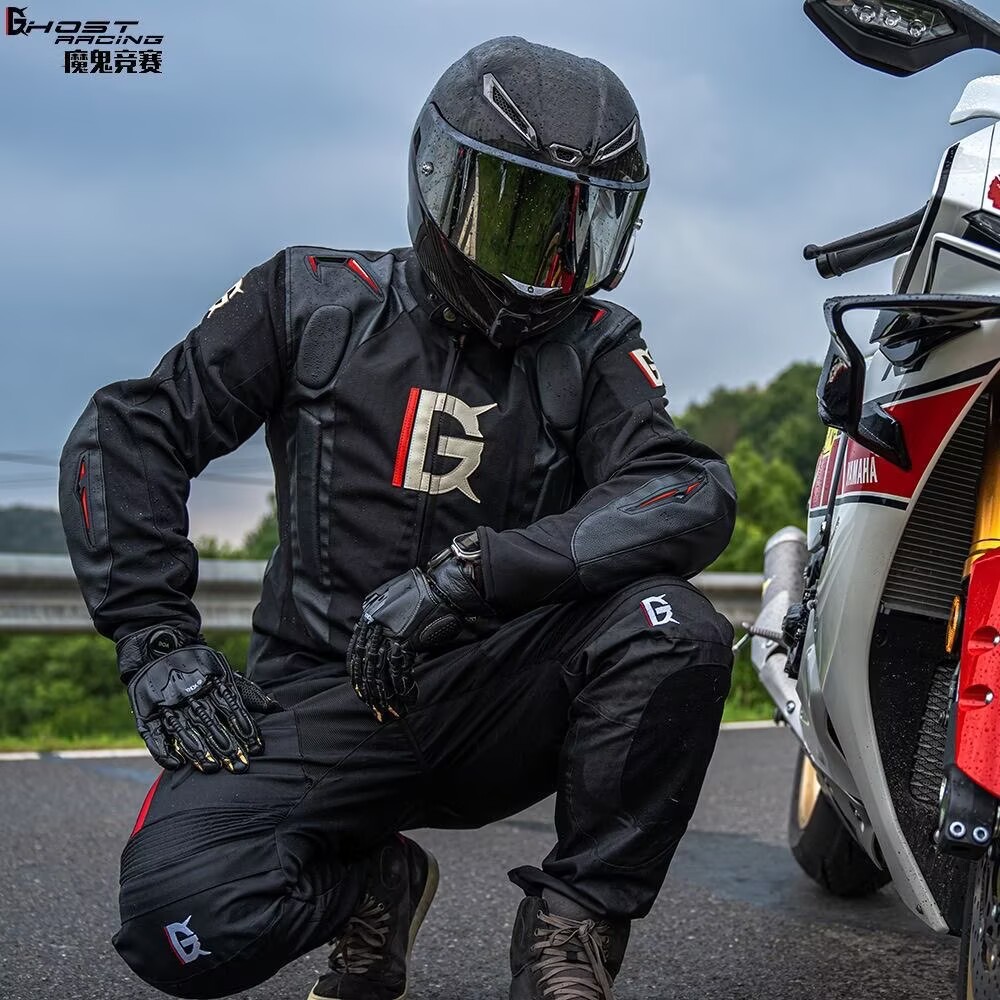 Motorcycle Gear With Airbag - 에어백 험프 디자인의 오토바이 레이싱 수트